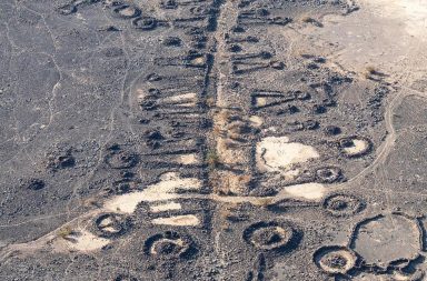 عثر علماء الآثار مؤخرًا على شبكة مدهشة من الطرق المفقودة التي تربط الواحات ببعضها - علماء يكتشفون طرقًا منسية في الجزيرة العربية