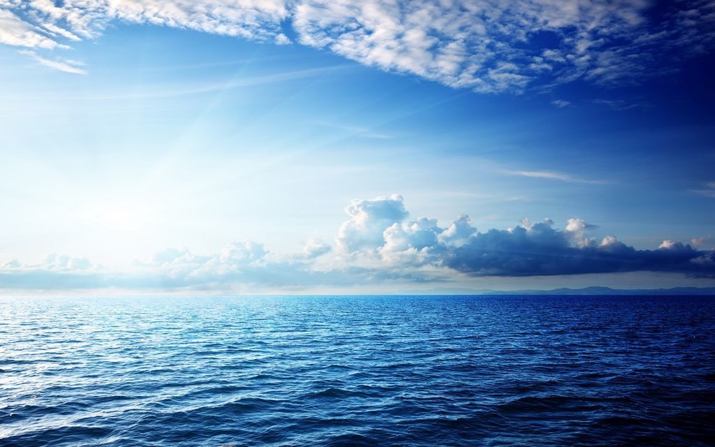 ما هو سر اللون الأزرق للمحيطات؟ هل فعلا تعكس لون السماء؟