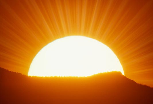 كيف يمكننا حساب عمر الشمس؟