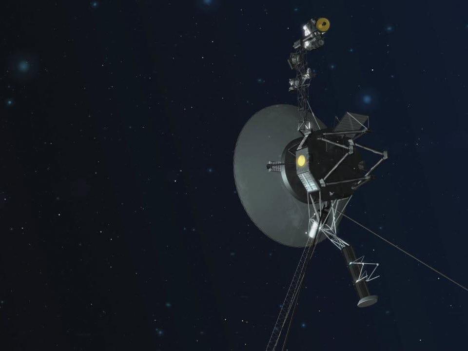 مركبة فوياجر 1 ترسل بيانات غريبة من خارج النظام الشمسي