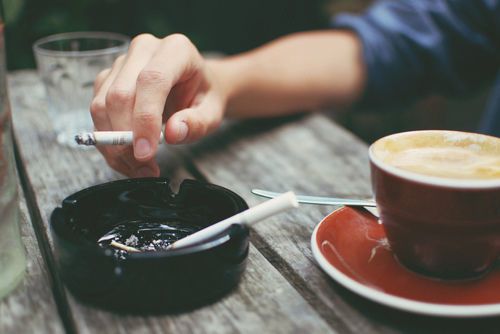 هل يحميك التدخين و شرب القهوة من الاصابة بداء باركنسون ؟