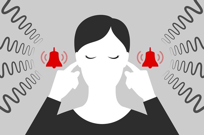 هل طنين الأذن المتكرر مرتبط بحالة مرضية خطيرة؟ وما علاجه؟
