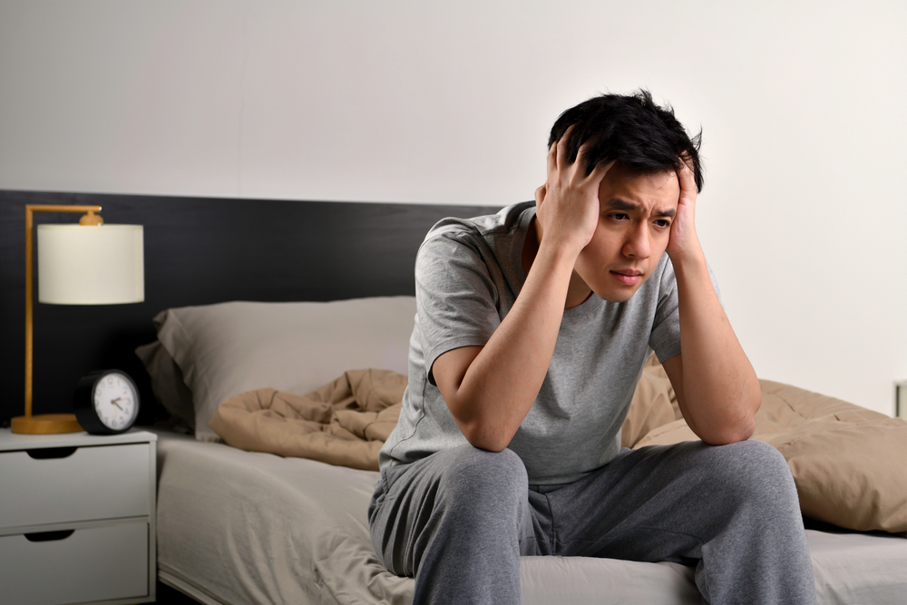 ما العلاقة بين الضغط النفسي ونقص النوم؟
