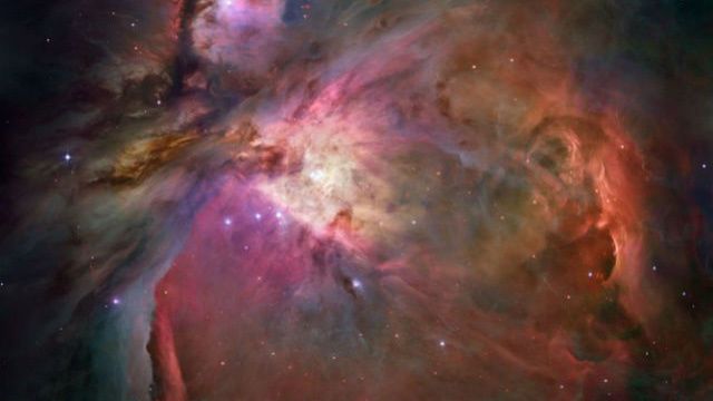 هل ينقل الغبار الكوني الحياة بين الكواكب؟