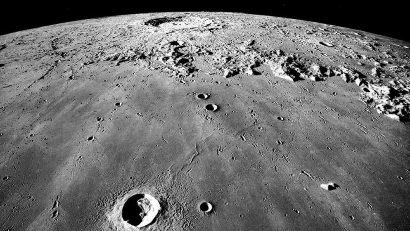 هل تصبح أنفاق الحمم البركانية على القمر مسكنًا لرواد الفضاء؟