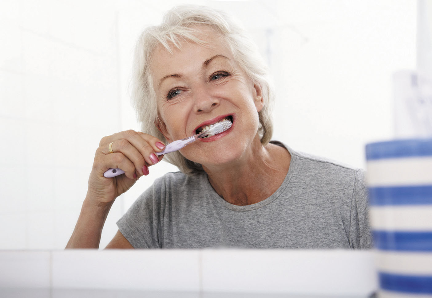 نتائج مقلقة جديدة تربط التدهور المعرفي بصحة الأسنان