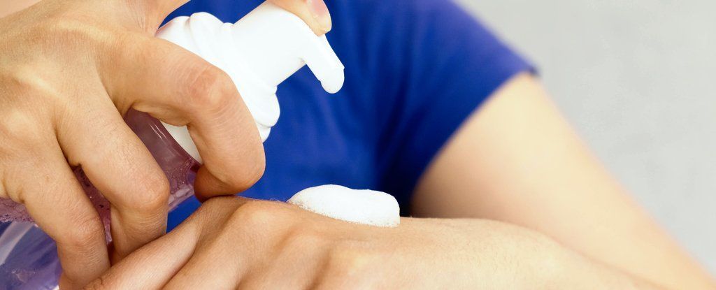 العنصر الموجود في صابون التعقيم يضر بخلايا جسدك
