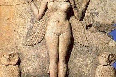 إنانا: الإلهة السومرية القديمة للحب، والشهوة، والخصوبة، والإنجاب، والحرب. تعرف معنا في هذا المقال على أسطورة الإلهة إنانا