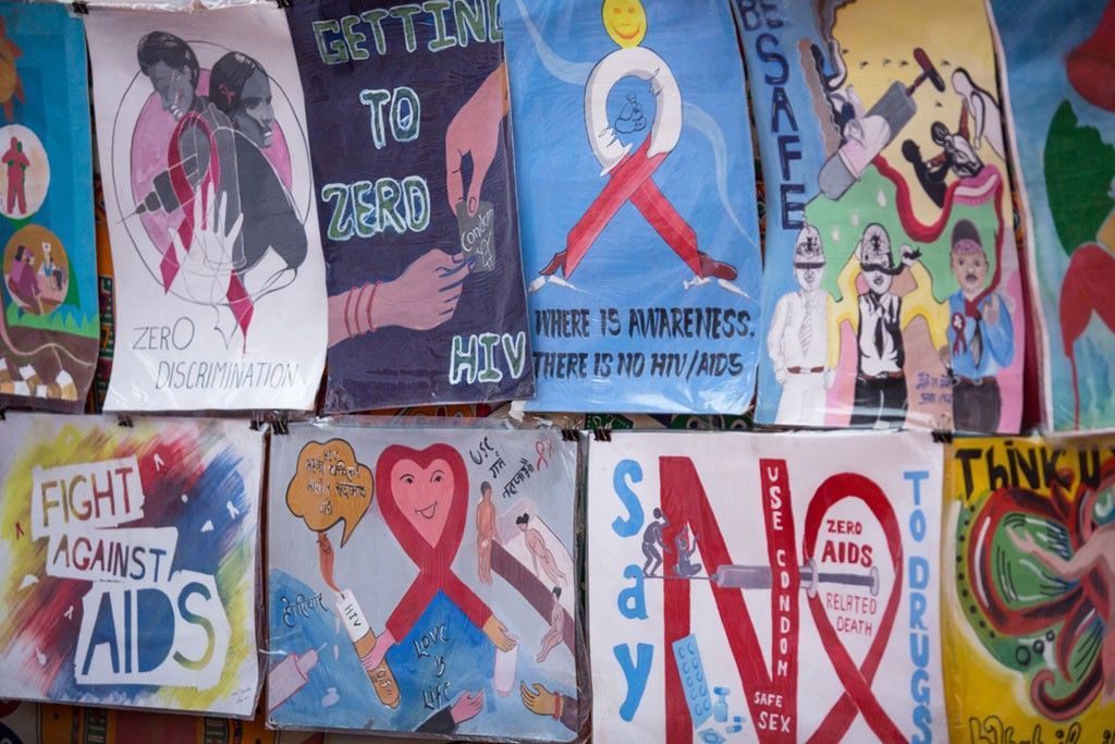 حقائق و اكاذيب حول فيروس عوز المناعة البشرية ( HIV ) و الايدز