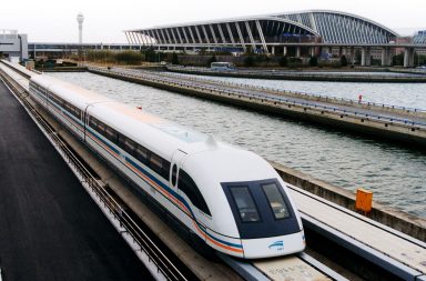 ذكرت صحيفة يوراشيان تايمز أن أحدث نسخة من قطار الصين فائق السرعة سجل رقمًا قياسيًا جديدًا في أثناء تجربته. قطار الصين فائق السرعة