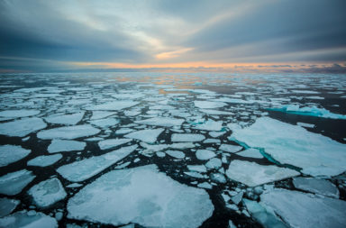 من المحتمل أن يذوب جليد المحيط المتجمد الشمالي في 2035 - الظروف المناخية الحالية للكرة الأرضية - ذوبان جليد القطب الشمالي للأرض - البحر الجليدي
