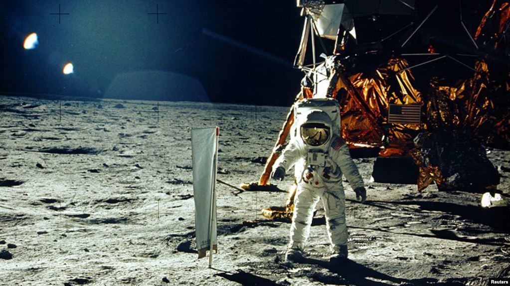 لماذا كان مستحيلًا تزييف فيديو الهبوط على القمر ؟