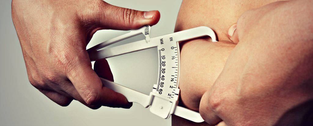 انسَ مؤشر كتلة الجسم BMI، فقد طوّر العلماء طريقةً أكثر بساطة ودقة لقياس نسبة الدهون في الجسم