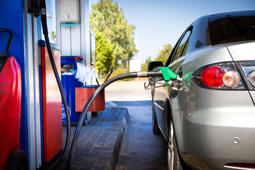 كيف تخزن محطات الوقود ما يكفي لخدمة مئات السيارات يوميًا؟