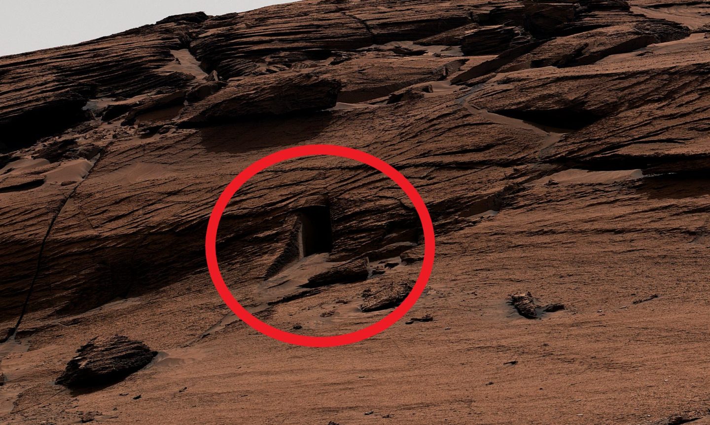 المدخل الغريب على سطح المريخ ليس بوابة لعبور المريخيين!