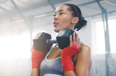 أظهر بحث جديد أجراه باحثون من جامعة إديث كوان أن ممارسة التمارين غير المركزية التي تُقلص العضلات تكون أكثر فاعلية في زيادة قوة العضلات وحجمها