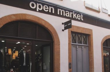 ما المقصود بالسوق المفتوح؟ ما الفرق بين الأسواق المفتوحة والأسواق المغلقة؟ ما تأثير الأسواق المفتوحة في أسعار الفائدة؟ السوق المفتوح