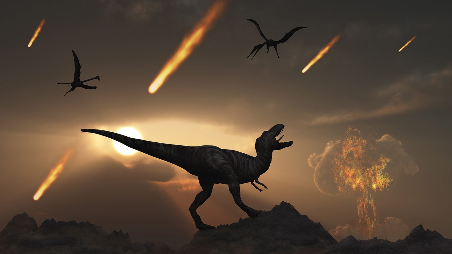 كيف أدى اصطدام كويكب بالأرض إلى انقراض الديناصورات؟ وهل يمكن أن يحدث ذلك ثانية؟