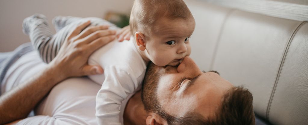 هل تتقلص أدمغة الآباء بعد ولادة المولود الأول؟