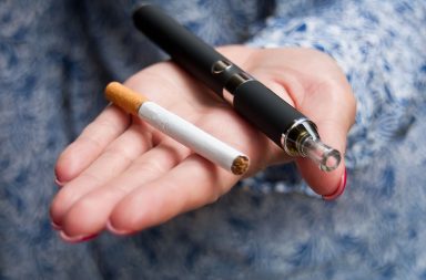 ما الآثار الصحية لاستخدام السجائر الإلكترونية؟ هل تُعد السجائر الإلكترونية بديلًا آمنًا عن السجائر التقليدية؟ ما مكونات السيجارة الإلكترونية؟