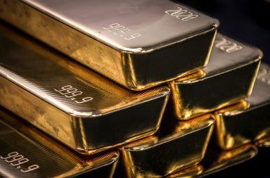 خلال 1849، اقترض الناس المتأثرون بحمى الذهب (وأغلبهم من الرجال) من كل أنحاء الولايات المتحدة الأموال للتنقيب عن الذهب. تعرف على حمى الذهب