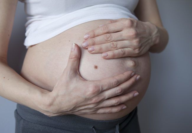الحمل الهاجر: الأسباب والأعراض والتشخيص والعلاج
