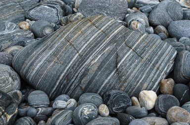 أنواع الصخور المتحوة وخصائصها