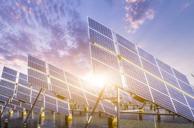 تكنولوجيا الطاقة الشمسية هي مصدر مستدام للطاقة، إذ تستخدم طاقة الشمس المجانية وغير المحدودة لتوليد الكهرباء وتسخين الماء. خلايا البيروفسكايت الشمسية