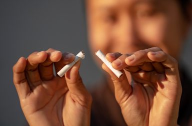 قال الباحثون إن التدخين قد يسبب دهونًا حشويّة «دهون البطن»، وهي دهون غير صحية توجد في عمق البطن وترتبط بالعديد من المشكلات الصحية