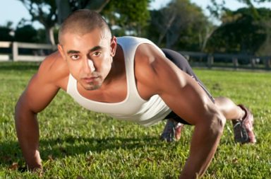 كلنا نعرف فوائد التدريب البدني واكتساب القوة العضلية وتأثيرها الإيجابي على الصحة وإطالة العمر. تعرف على كيفية بناء القوة العضلية