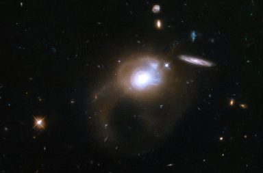كشف العلماء عن صورة جديدة التقطها مرصد هابل الفضائي تظهر مجرة بيضاوية الشكل تدعى (NGC 474) . تتنبأ (NGC 474) بمستقبل درب التبانة