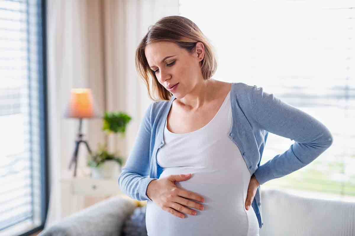 كيف تميّز المرأة الحامل بين آلام المخاض الحقيقي والمخاض الكاذب؟