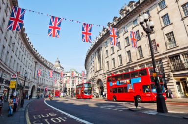 لمحة عن تاريخ لندن - معلومات وحقائق حول تاريخ مدينة لندن عاصمة إنجلترا والمملكة المتحدة، وواحدة من أكبر وأهم مدن العالم . عاصمة بريطانيا