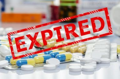 هل تنتهي صلاحية الأدوية تاريخ انتهاء الصلاحية الأدوية منتهية الصلاحية إدارة الدواء والغذاء الصيدليات المخازن المضادات الحيوية