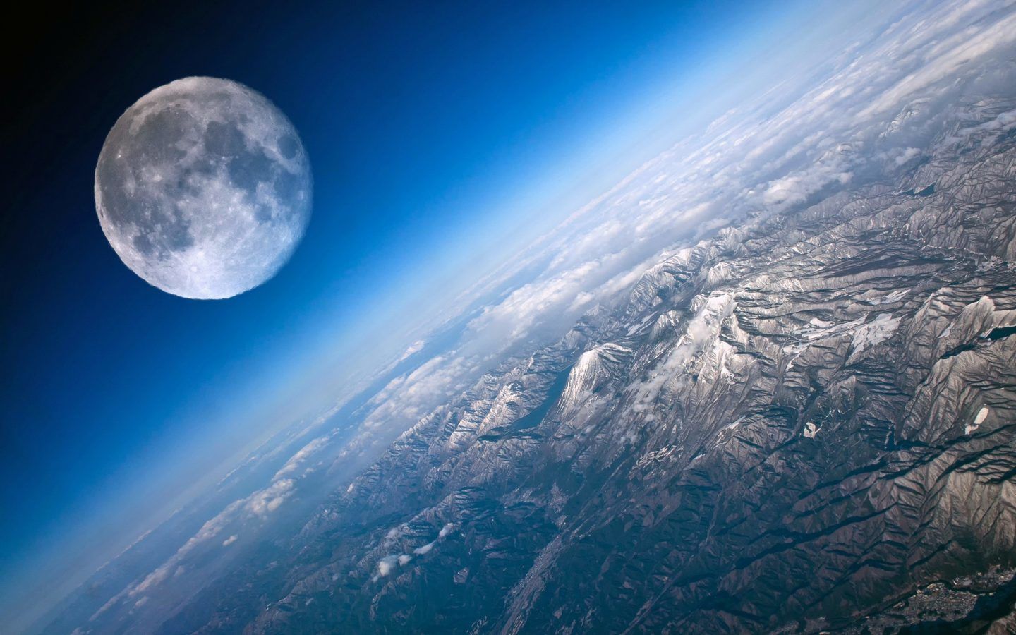 هل يمكن لأرضنا استضافة الحياة بدون وجود القمر؟