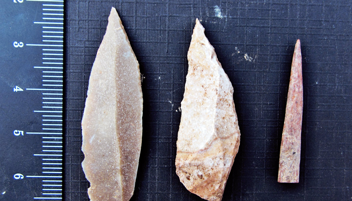 لماذا جمع البشر في عصور ما قبل التاريخ الأدوات الحجرية القديمة وأعادوا استخدامها؟