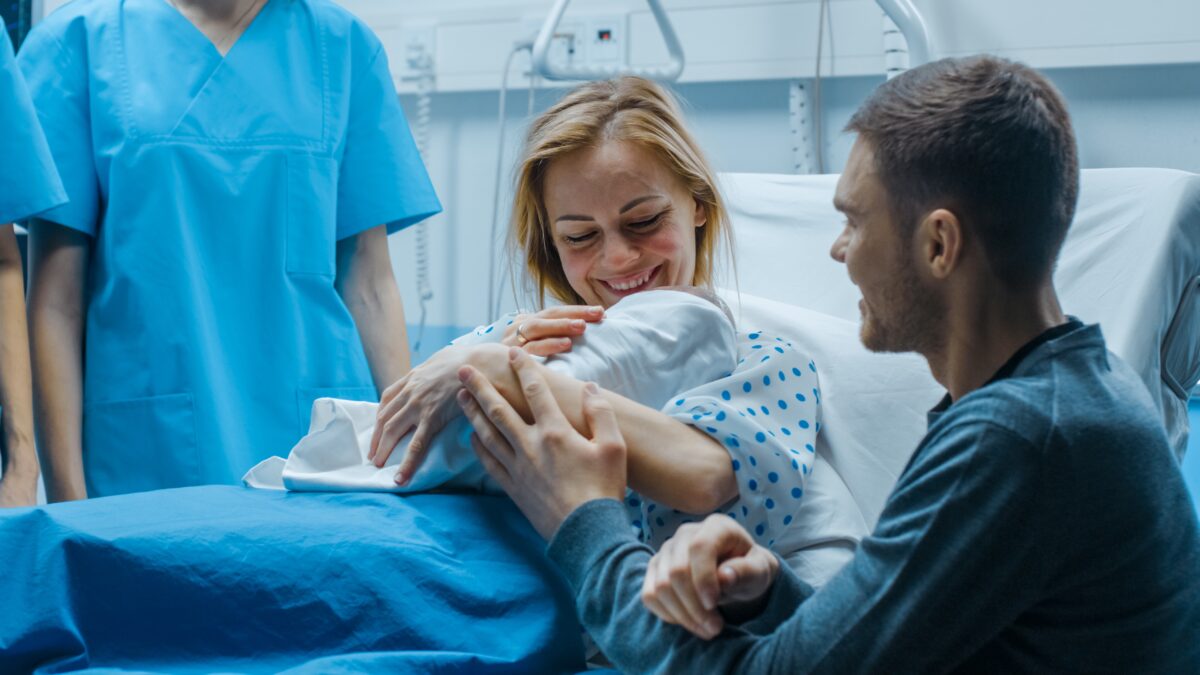 الولادة القيصرية: تفاصيل العملية والفوائد والمخاطر