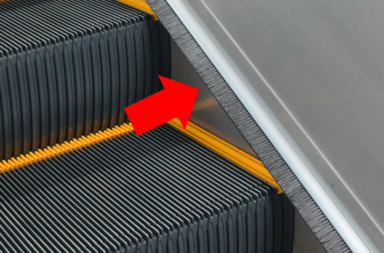 ما هي استخدامات الفرشاة الموجودة على طرف السلالم المتحركة - ما الهدف وراء وجود تلك الفرش الصغيرة الموجودة على طرف السلم المتحرك؟