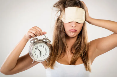 اكتشف الباحثون تضاعف عدد الزيارات والوصفات الطبية تقريبًا لدى الذين يعانون مشكلات النوم مقارنة باللذين لا يعانون منها - مساوئ اضطرابات النوم