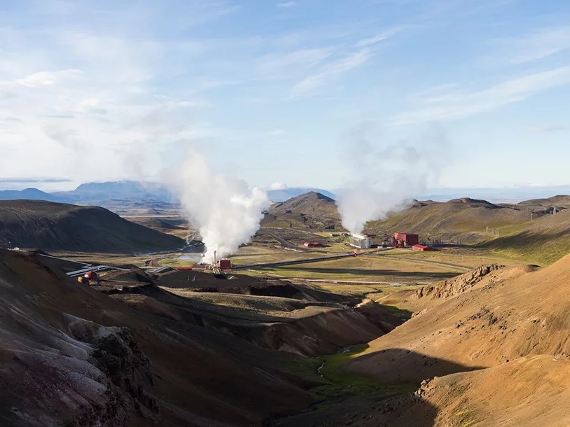 ما الأسرار الممكن معرفتها عن بركان كرافلا في أيسلندا؟