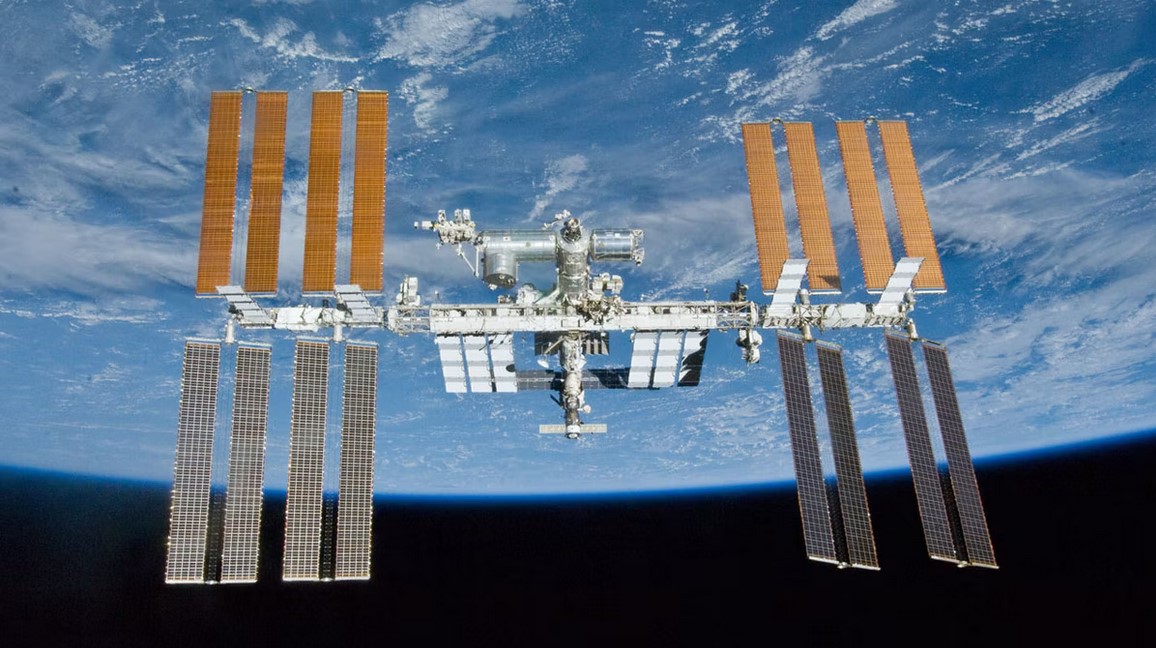 مخلفات فضائية كانت على وشك الاصطدام بالمحطة الفضائية الدولية لولا تغيير المدار