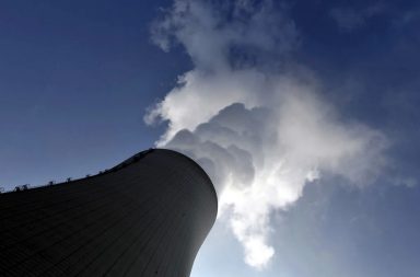 وافقت الحكومة السويدية على خطة تهدف إلى تطوير منشأة تخزين ستحفظ الوقود النووي المستهلك عالي الإشعاع مئة ألف سنة، ما يساهم في حل مشكلة النفايات النووية