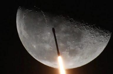 صاروخ سبيس إكس في طريقه للاصطدام بالقمر بعد فقدان السيطرة عليه، ويُتوقع أن يرتطم الصاروخ برفيقنا القمري بسرعة تصل 9,288 كم/ الساعة