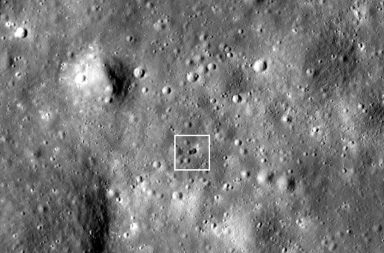 يشكل حطام الصواريخ الفضائية فوهات على سطح القمر. أكدت وكالة ناسا أن فوهتين على سطح القمر تشكلتا بسبب اصطدام حطام صواريخ فضائية