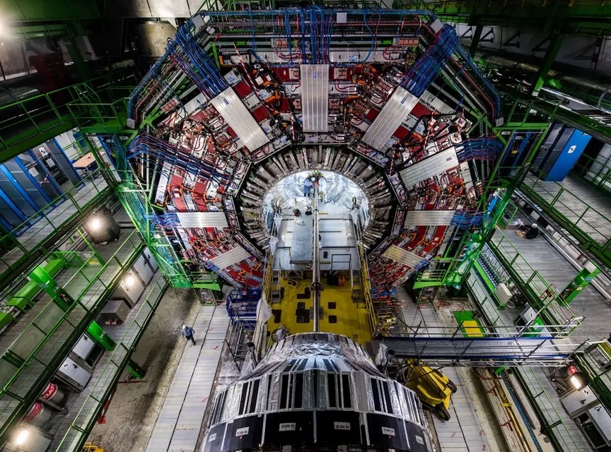 هل سيقودنا جزيء بوزون هيغز إلى الكشف عن فيزياء جديدة؟