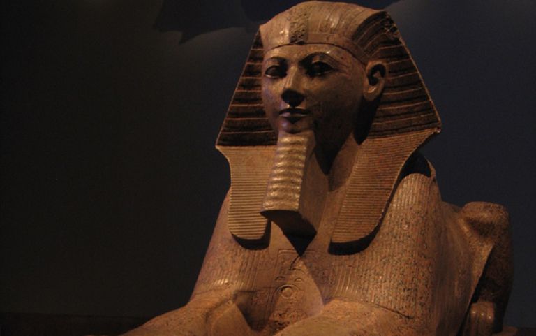 حتشبسوت ملكة مصر أنا أصدق العلم