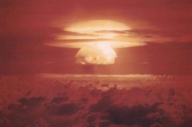 قنبلة قيصر: أقوى قنبلة نووية صُنعت على الإطلاق، ولماذا أراد السوفييت مثل هذه القنبلة العملاقة؟ قنبلة نووية حرارية كبيرة جدًا