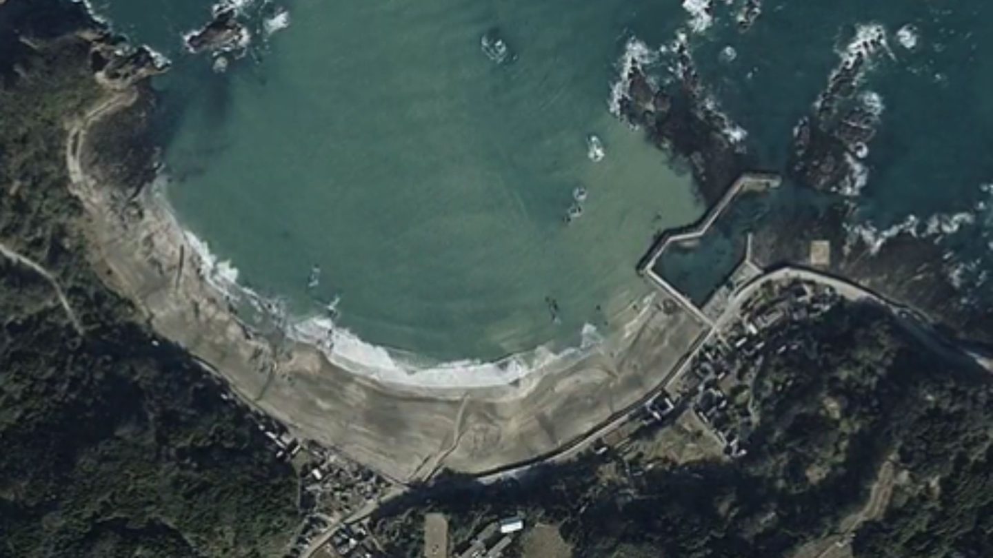 ساحل في اليابان يتحرك نحو 250 مترًا بعد زلزال 1 يناير المدمر