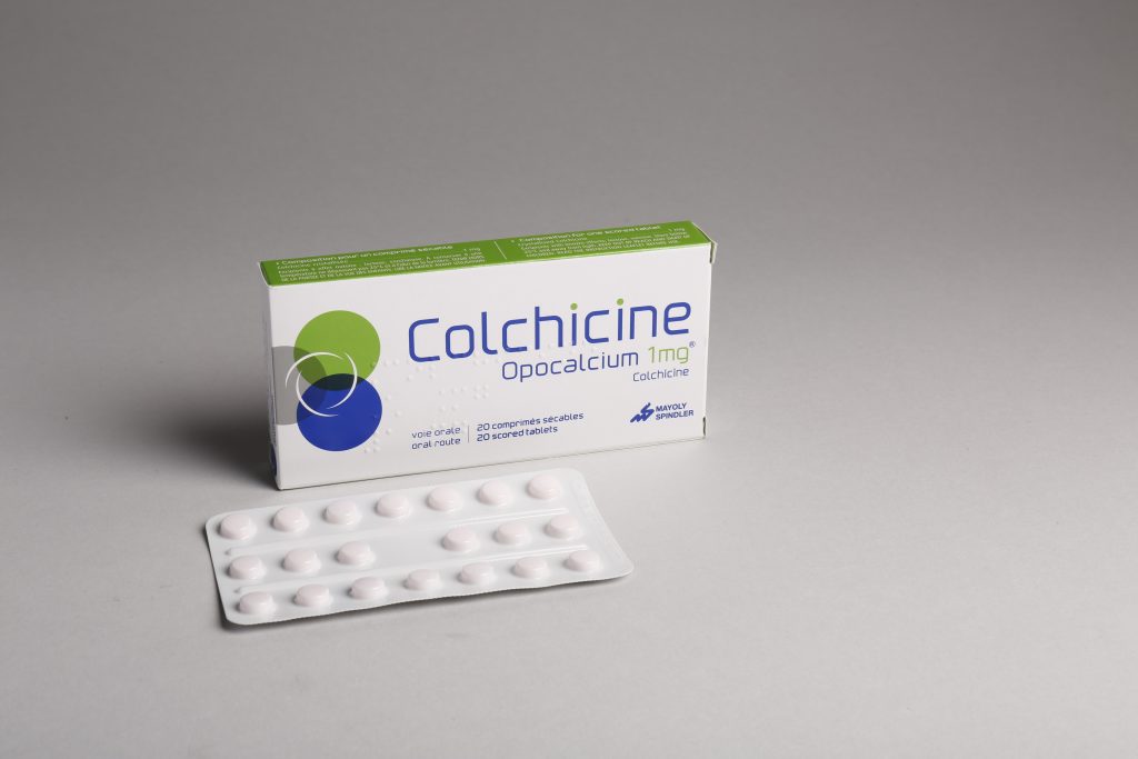 دواء كولشيسين: الاستخدامات والجرعات والتأثيرات الجانبية والتحذيرات - دواء يستخدم لعلاج هجمات النقرس أو الحد منها وتقليل التورم - دواء الكولشيسين 