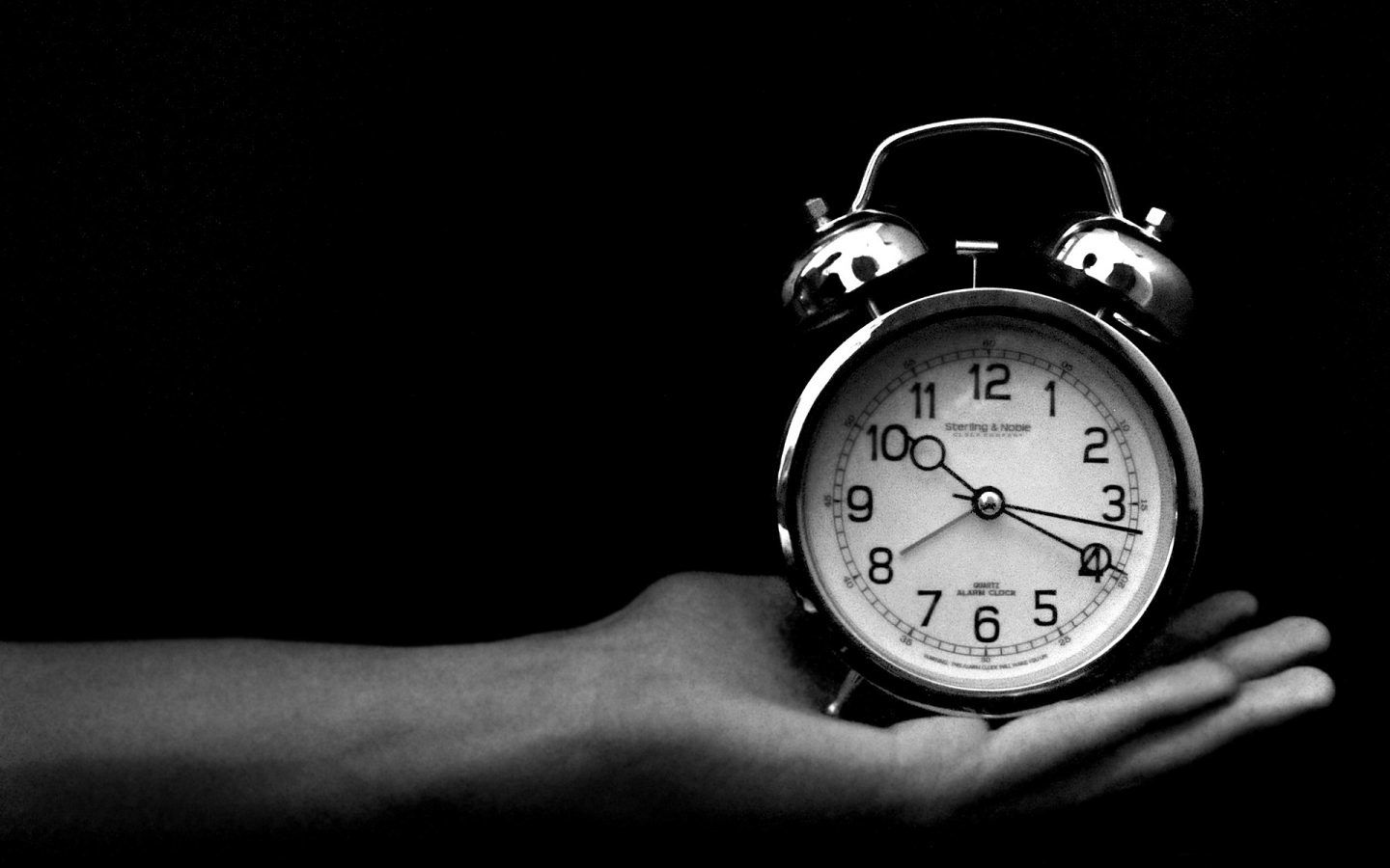 لماذا تقسم الدقيقة إلى 60 ثانية، الساعة إلى 60 دقيقة، واليوم إلى 24 ساعة؟
